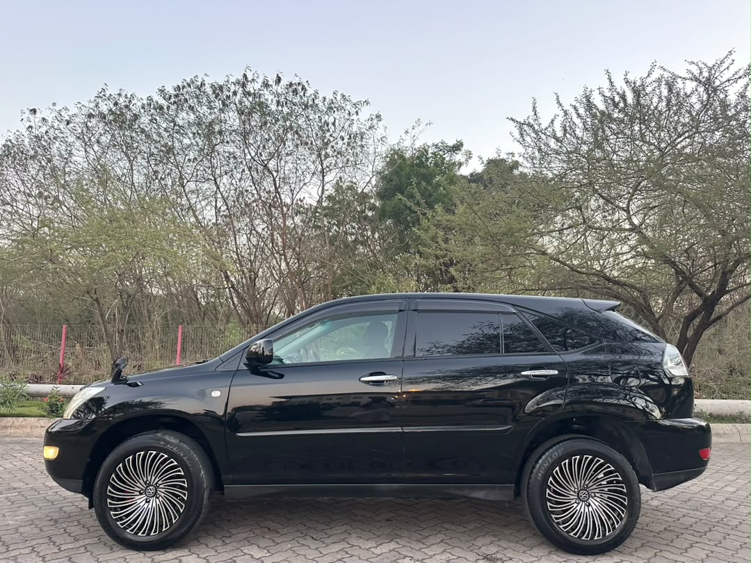 Toyota Harrier thumbnail 8